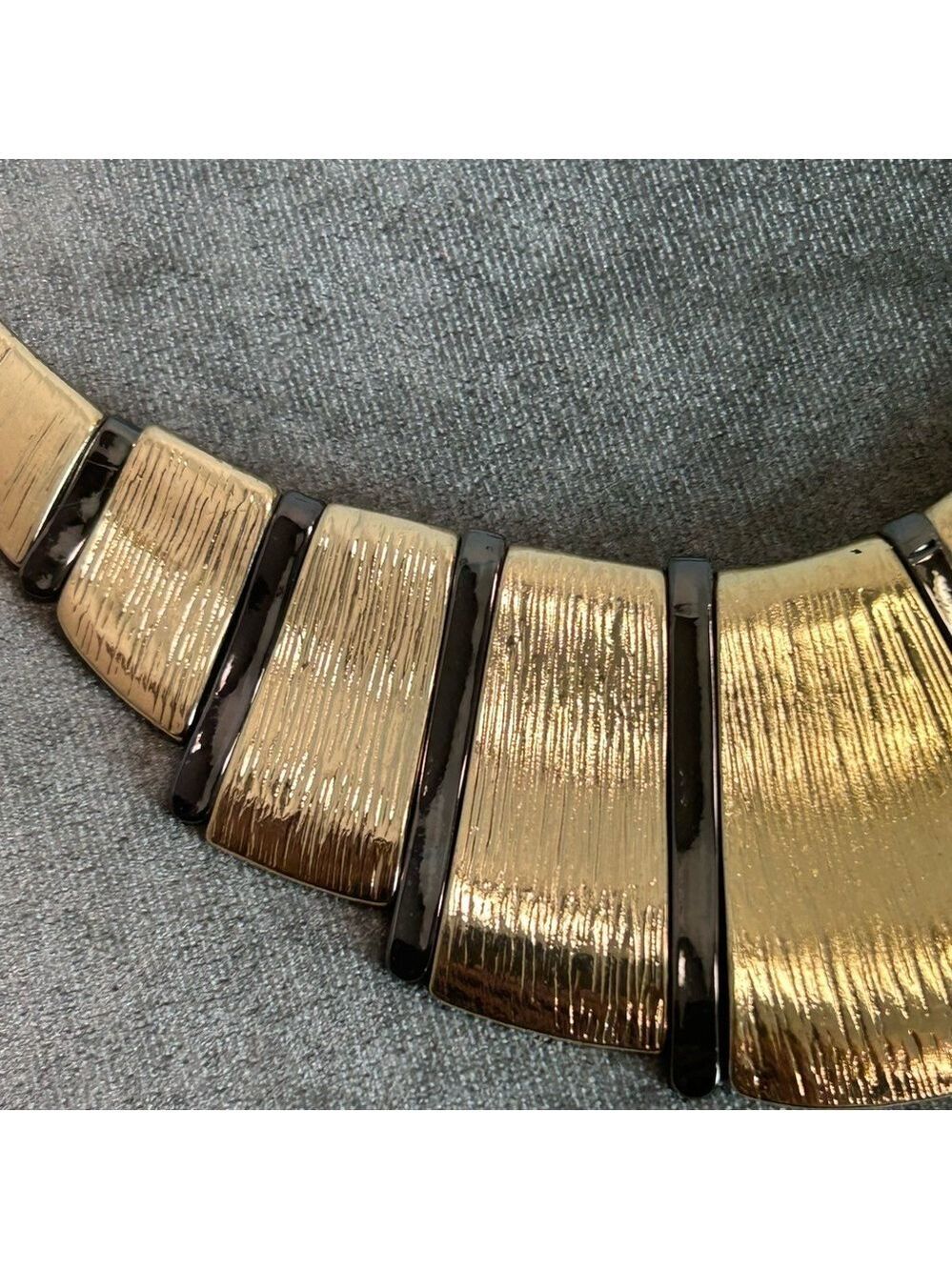 Nygard brushed gold curvy piano Cleopatra statement necklace - Picture 7 of 10